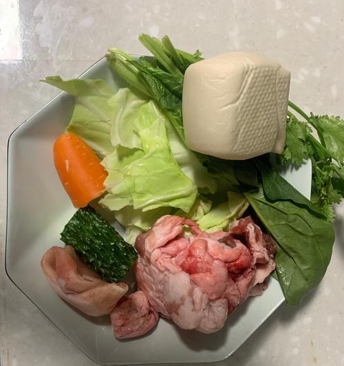 2个月大狗不能吃什么？（了解狗狗的饮食禁忌，保护它们的健康）